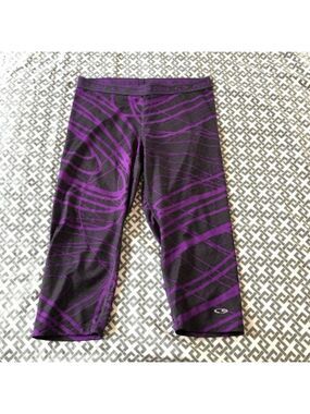 𝅺champion capri length leggings size Med